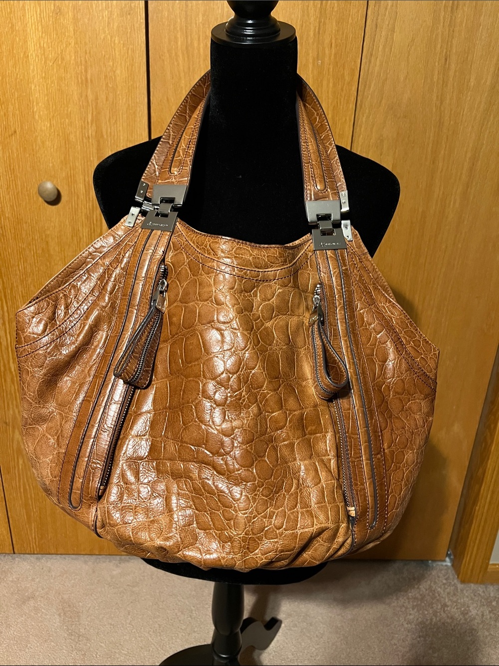 B. Makowsky Croco North
South Tote. Good cond.